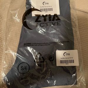 New in bag wavy legging from Zyia these are the most buttery soft leggings